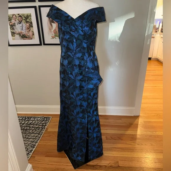 Elegant Blue Floral Off-Shoulder Dress - Picture 12 of 16